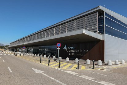 Una imagen de archivo del exterior del edificio del Aeropuerto de Reus.