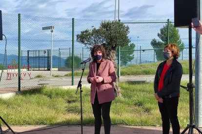 Teresa Jordà durant el parlament davant de la presó de Puig de les Basses de Figueres