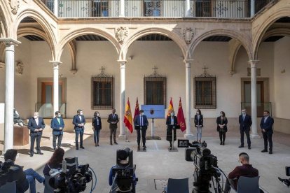 El president del Govern regional de Múrcia, Fernando López Miras anunciant els nous càrrecs dels diputats de Cs que li donen suport.