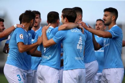 Els jugadors de l'Ibiza celebren un dels gols que van anotar la setmana passada contra el Barcelona B.