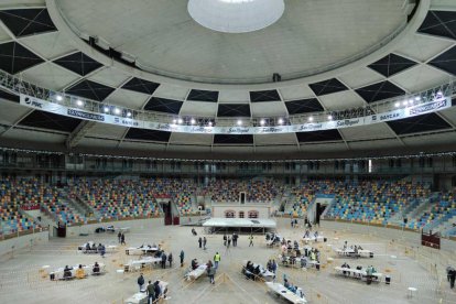 Imagen de las mesas electorales ubicadas en la Tarraco Arena Plaça de Tarragona