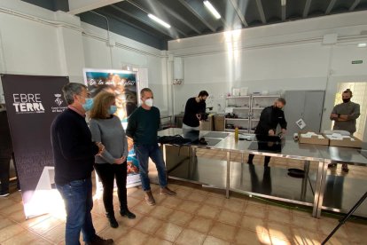 Presentación de la campaña 'Del mar, al plat' con los cocineros participantes.