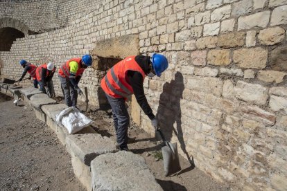 S'arranjarà el sistema de recollida d'aigües superficials actualment malmès.