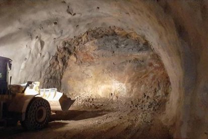 Las obras en el tubo este del túnel del cuello de Lille de la A-27, desde la boca norte.