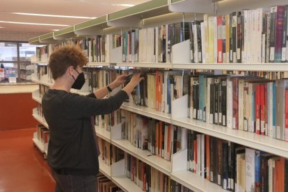 La directora de la Biblioteca Xavier Benguerel de Barcelona, Isabel Marcos,