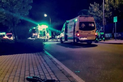 Imagen del patinete en el que un joven de 16 años ha muerto esta noche al ser arrollado por un vehículo cuando cruzaba por un paso de peatones.