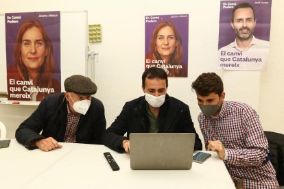 Josep Sementé, el candidato Jordi Jordan i Toni Garcia, ayer en la sede de la formación en Torreforta.