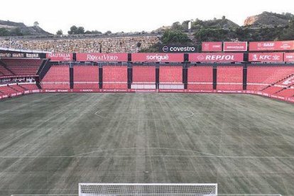 El club raspará el campo y sembrará una nueva hierba de cara al invierno.