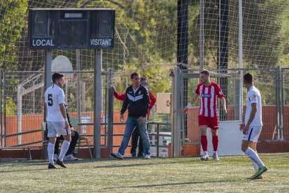 Joan Antoni Pallarès, durant un partit a la banqueta del Vilar.