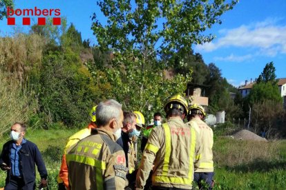 Los Bomberos y el SEM trabajando en el rescate.