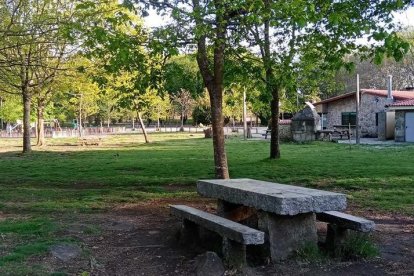 Imatge d'una de les zones de descans del parc del Vixiador