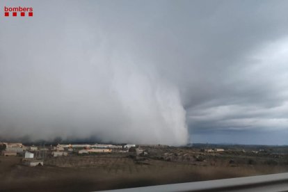 Imatge de la mànega de vent que ha afectat a Horta de Sant Joan.