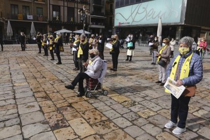 Els Avis de la Llibertat van homenatjar-lo ahir des de la plaça.