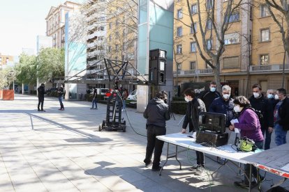 Imagen del rodaje en la plaza de la Llibertat de Reus.