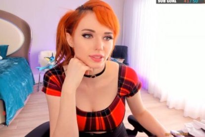 Amouranth, l''stremer' que fa directes en bikini.