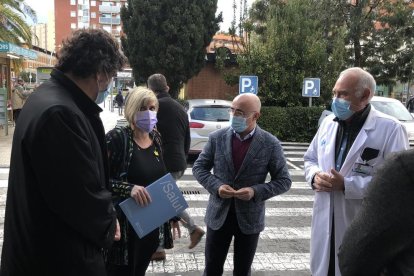 La consellera Alba Vergés durant la visita a l'Hospital Joan XXIII.