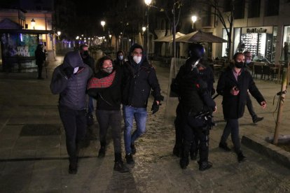 Una detenida por los disturbios de Gerona.