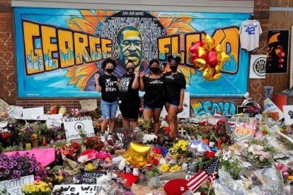 El memorial per la mort de l'afro-americà George Floyd a Minneapolis, als Estats Units.