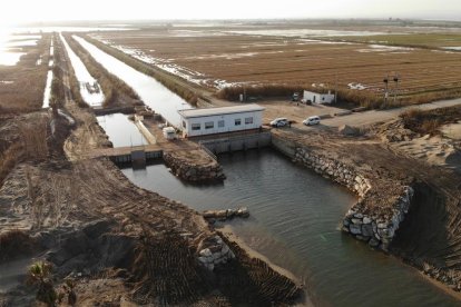 Plano aéreo del estado actual de la estación de bombeo de Pal, en el delta del Ebro, después de las obras de refuerzo.