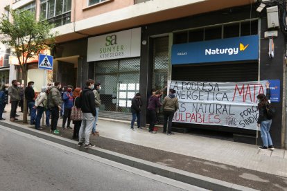 La protesta se inició en la Mercadal y se desplazó hasta el paseo Sunyer.