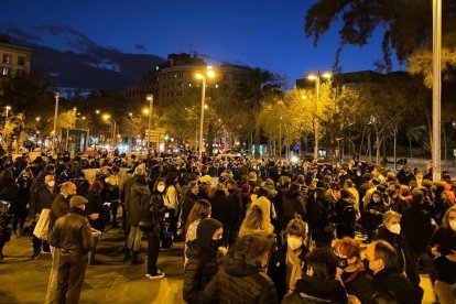 Els manifestants concentrats a Plaça Universitat (Barcelona)