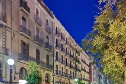 Els manifestants dirigint-se a la plaça Imperial Tàrraco