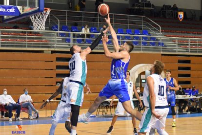 Aarón Guzmán, durant un partit amb el CBT.