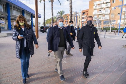 Laura Borràs i Alber Batet, acompanyats per Josep Maria Cruset, en la seva visita al Port.