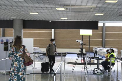 Una imatge d'arxiu d'un dels controls covid a l'Aeroport de Reus.