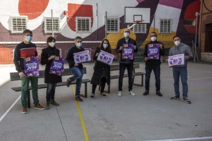 El conseller de Joventut, Hermán Pinedo, i els tècnics de joventut.