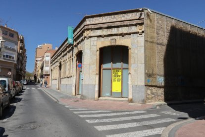 El equipamiento acoge estos días una exposición.