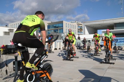 Els participants en la 'masterclass' organitzada pel Reial Club Nàutic de Tarragona per a La Marató de TV3