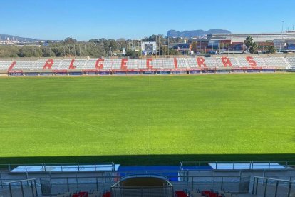 L'estadi Nuevo Mirador on juga l'Algeciras CF és un dels estadis on jugaran els grana per primera vegada aquest any.