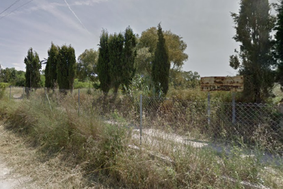 Imagen desde el exterior de los terrenos donde se ubicará el helipuerto provisional del Hospital Joan XXIII.