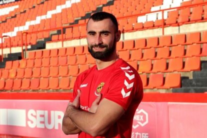 Imagen del jugador con la camiseta del Nàstic.