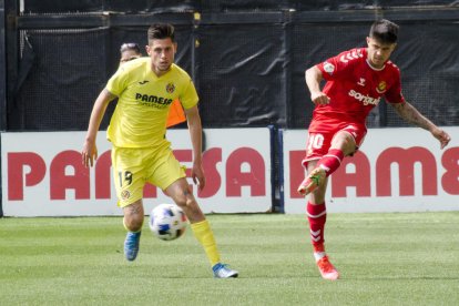 Brugui, durant el Villarreal B-Nàstic.