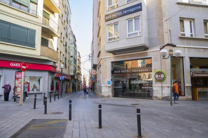 Imatge d'ahir a la tarda del B&B Hotel Tarragona Centre Urbis, a la plaça Corsini de Tarragona.