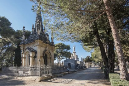 El Panteó Boule va ser construït  finals de segle XIX (1882) per Francesc Blanc i Pons.