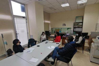 Reunió entre el departament de Neteja de l'Ajuntament i la Federació d'Associacions de Veïns.