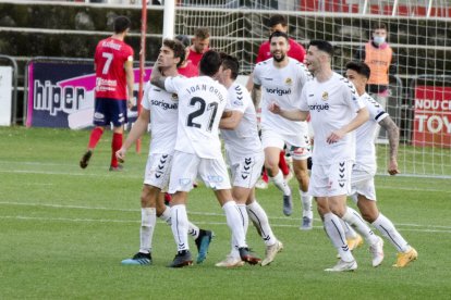 Els jugadors del Nàstic, celebrant un gol.