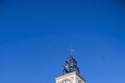 El reloj del Port, reciente restaurado, hará 100 años en 2021.