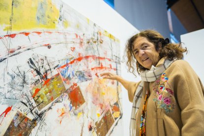 Marta Balañá con su obra 'Atocha, 11 de marzo de 2004'.