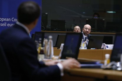 Pla mitjà del president del Consell, Charles Michel, durant una intervenció a la cimera amb els líders a Brussel·les.