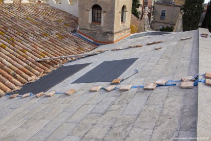 Restauración de la cubierta del Museo Diocesà.