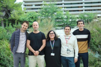 L'equip investigador que ha participat en l'estudi. D'esquerra a dreta: Roger Giné, Òscar Yanes, Maria Vinaixa, Josep M. Badia y Jordi Capellades.