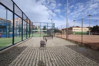 Imagen de las actuales instalaciones de pádel y tenis del club, que también se prevén renovar.