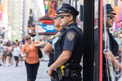 Imatge d'arxiu de dos agents de la Policia de Nova York.