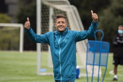 Edgar Hernández en un entrenament amb el Sabadell.