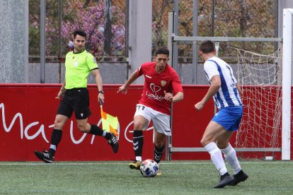 Karim en un partit amb la Pobla a l'Estadi Municipal de la Pobla de Mafumet