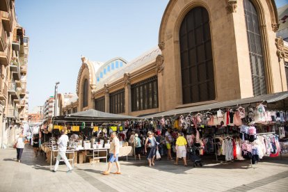 Imagen de archivo de uno de los mercadillos de la ciudad.